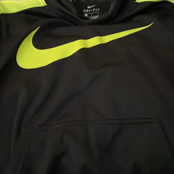 Nike hoodie dry fit size large (youth) - Picture 4 of 4